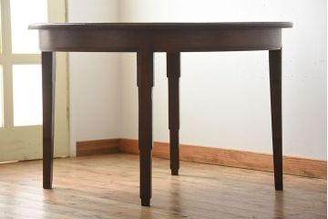 ヴィンテージ家具　イギリスビンテージ　おしゃれなオーク材のラウンドダイニングテーブル