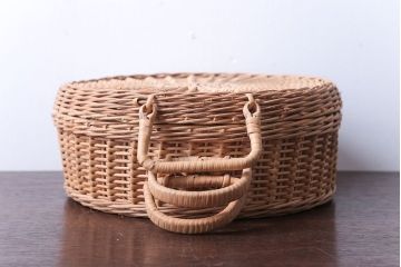 アンティーク雑貨　和製アンティーク　丸型が珍しいバスケット