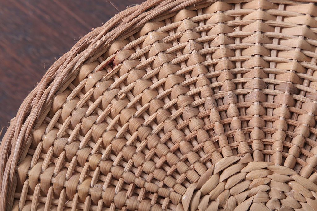 アンティーク雑貨　和製アンティーク　丸型が珍しいバスケット