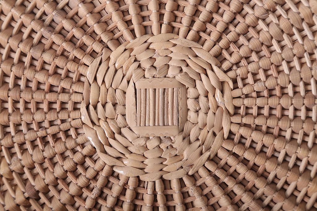 アンティーク雑貨　和製アンティーク　丸型が珍しいバスケット