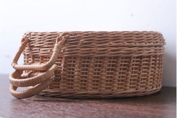 アンティーク雑貨　和製アンティーク　丸型が珍しいバスケット