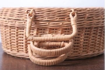 アンティーク雑貨　和製アンティーク　丸型が珍しいバスケット