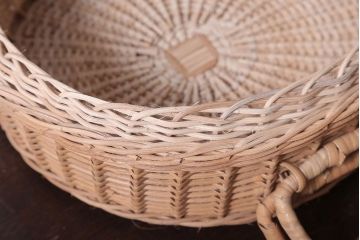 アンティーク雑貨　和製アンティーク　丸型が珍しいバスケット