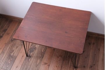 アンティーク家具　和製アンティーク　鉄脚が印象的な古いナラ材のセンターテーブル