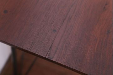 アンティーク家具　和製アンティーク　鉄脚が印象的な古いナラ材のセンターテーブル