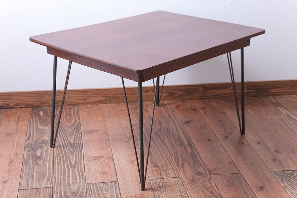 アンティーク家具　和製アンティーク　鉄脚が印象的な古いナラ材のセンターテーブル