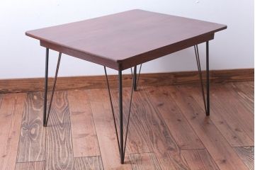 アンティーク家具　和製アンティーク　鉄脚が印象的な古いナラ材のセンターテーブル