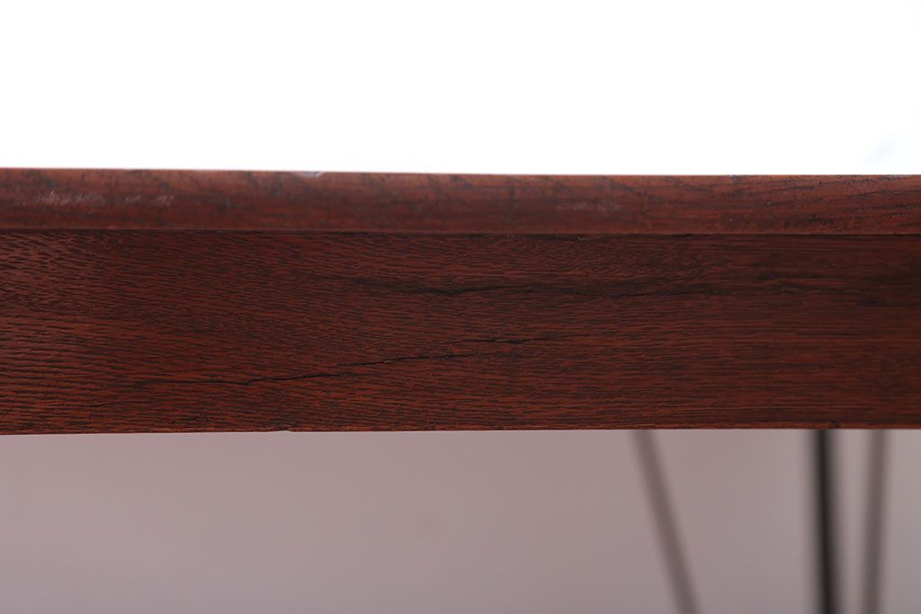 アンティーク家具　和製アンティーク　鉄脚が印象的な古いナラ材のセンターテーブル