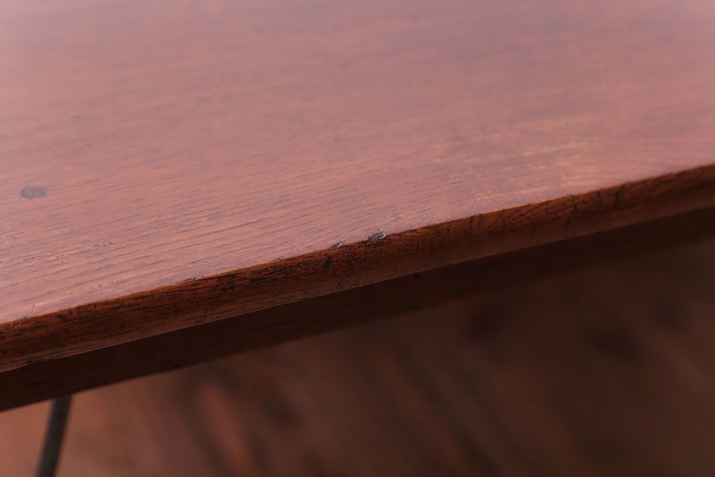 アンティーク家具　和製アンティーク　鉄脚が印象的な古いナラ材のセンターテーブル