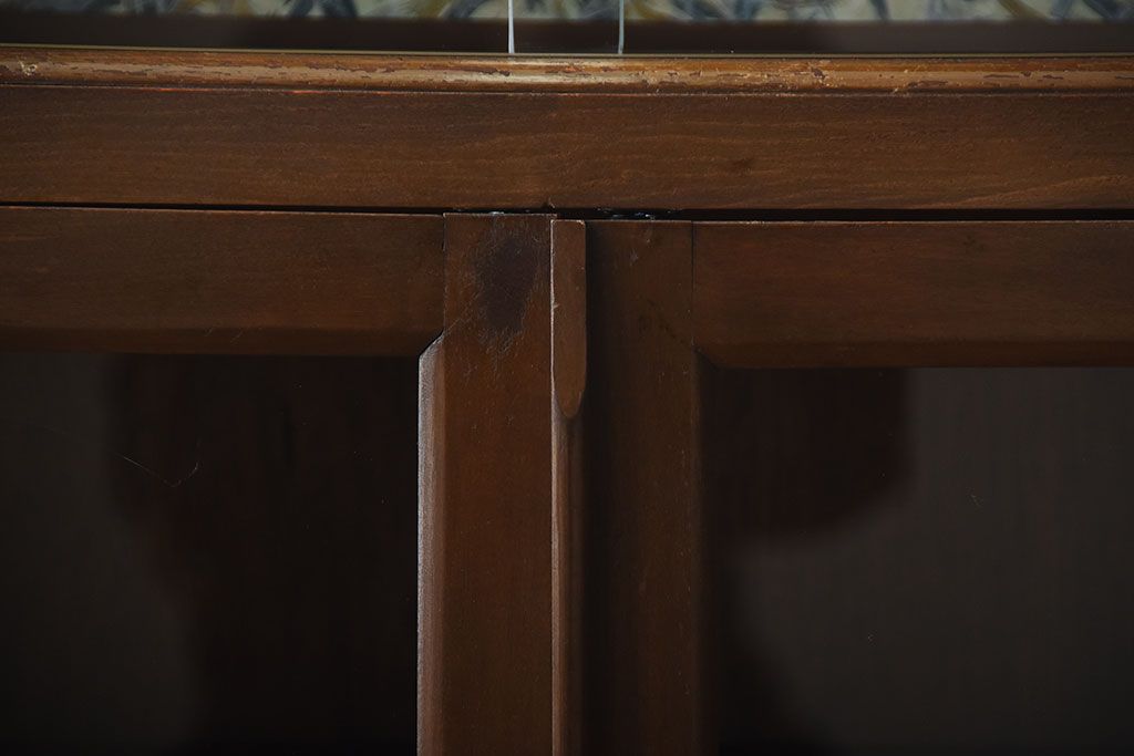 レトロ家具　和製アンティーク　古い木製のレトロな本箱