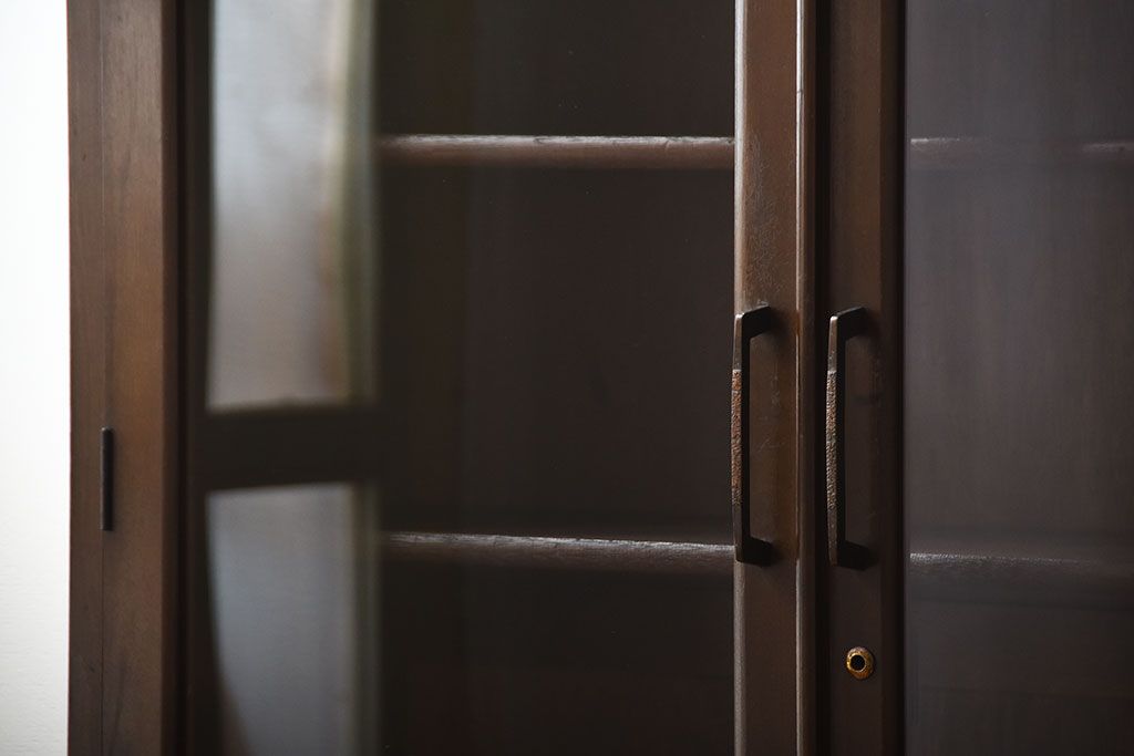 レトロ家具　和製アンティーク　古い木製のレトロな本箱