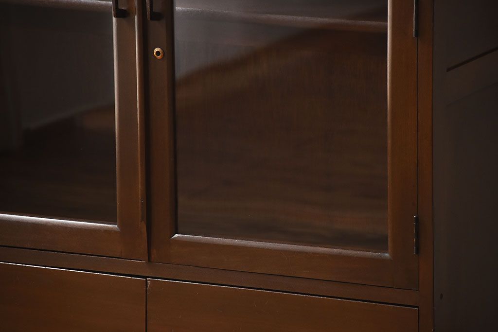 レトロ家具　和製アンティーク　古い木製のレトロな本箱