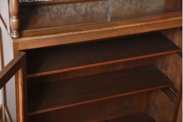 レトロ家具　和製アンティーク　古い木製のレトロな本箱