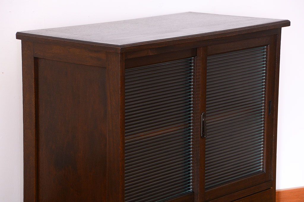 アンティーク家具　和製アンティーク　引き出し付き!モールガラス引き戸のカウンター収納棚