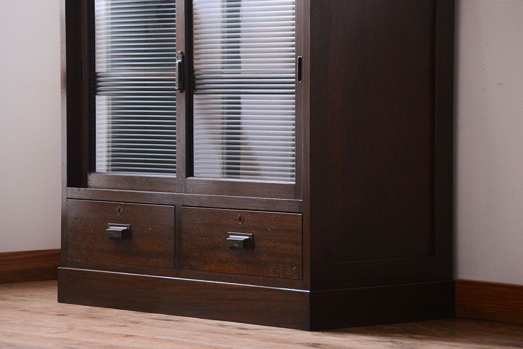 アンティーク家具　和製アンティーク　引き出し付き!モールガラス引き戸のカウンター収納棚