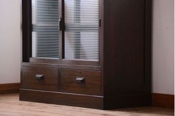 アンティーク家具　和製アンティーク　引き出し付き!モールガラス引き戸のカウンター収納棚