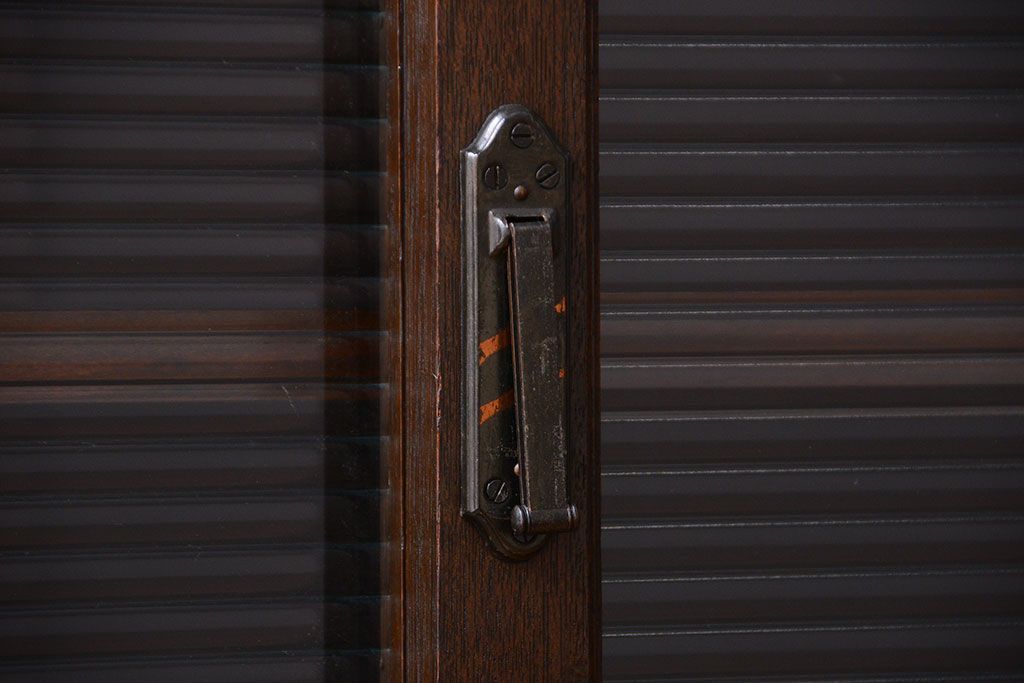 アンティーク家具　和製アンティーク　引き出し付き!モールガラス引き戸のカウンター収納棚