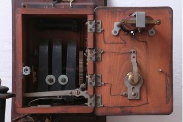 アンティーク雑貨　大正〜昭和初期　古いデルビル磁石式電話機