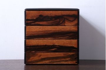 アンティーク雑貨　古民具・骨董　古い黒柿材の重箱(外箱付き)