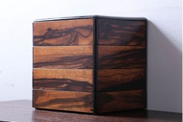 アンティーク雑貨　古民具・骨董　古い黒柿材の重箱(外箱付き)