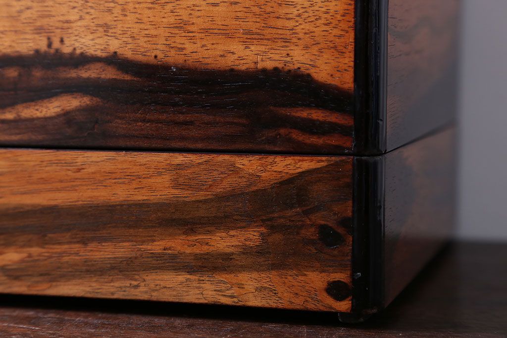 アンティーク雑貨　古民具・骨董　古い黒柿材の重箱(外箱付き)