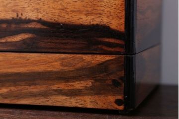 アンティーク雑貨　古民具・骨董　古い黒柿材の重箱(外箱付き)