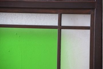 アンティーク　色ガラス入り!モダンなガラス帯戸2枚セット(2)