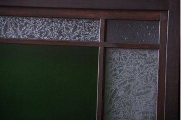 アンティーク　色ガラス入り!モダンなガラス帯戸2枚セット(2)