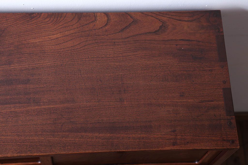 アンティーク家具　古民具・骨董　前面桑材!銅の金具の高級茶箪笥