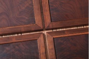 アンティーク家具　古民具・骨董　前面桑材!銅の金具の高級茶箪笥