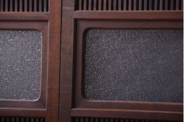 古民具・骨董　裏障子付き!腰板欅材のダイヤガラス入り格子戸4枚セット