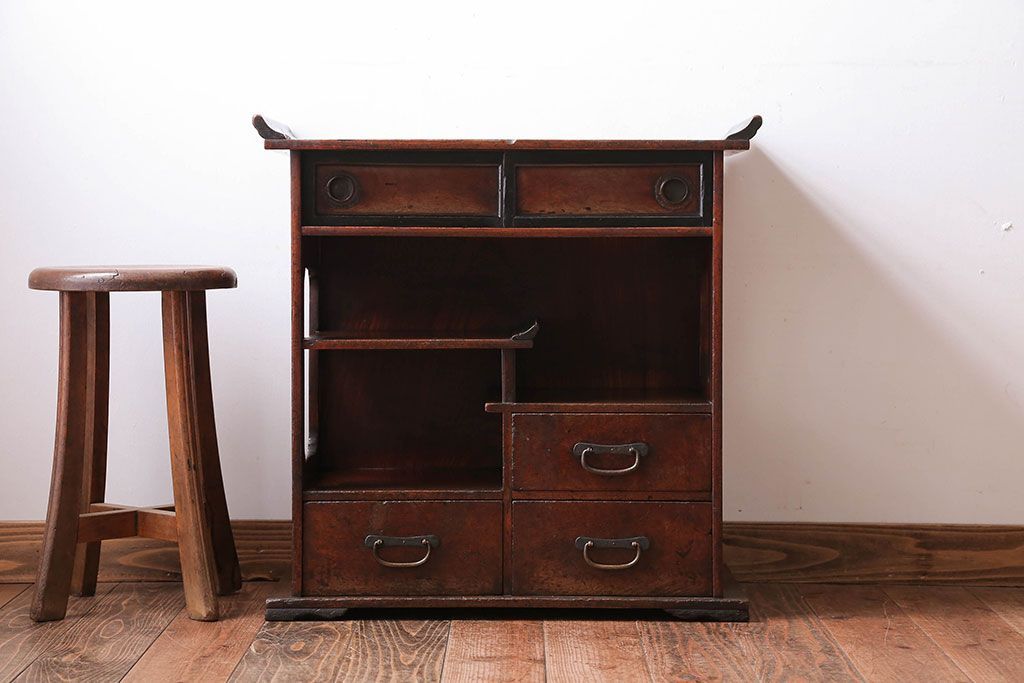 アンティーク家具　古民具・骨董　古い木が味わい深い小さなアンティーク茶箪笥