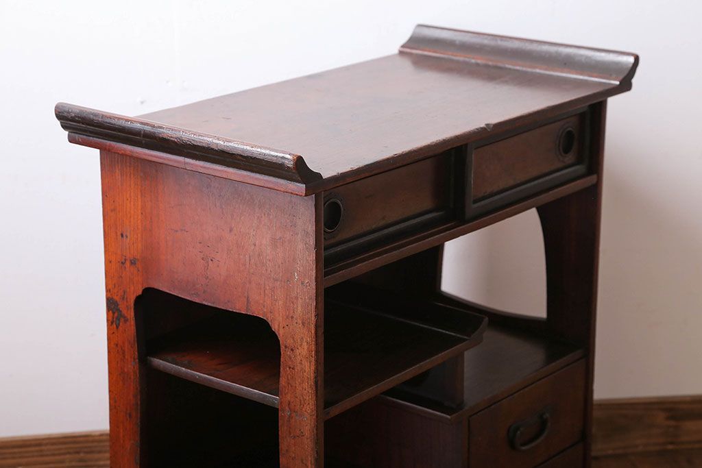 アンティーク家具　古民具・骨董　古い木が味わい深い小さなアンティーク茶箪笥