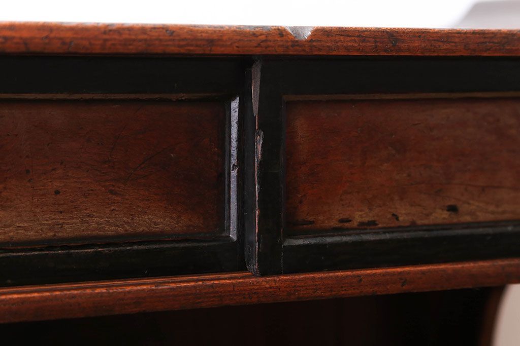 アンティーク家具　古民具・骨董　古い木が味わい深い小さなアンティーク茶箪笥