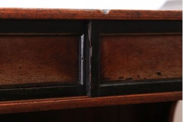 アンティーク家具　古民具・骨董　古い木が味わい深い小さなアンティーク茶箪笥