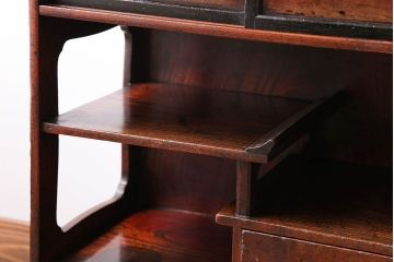 アンティーク家具　古民具・骨董　古い木が味わい深い小さなアンティーク茶箪笥