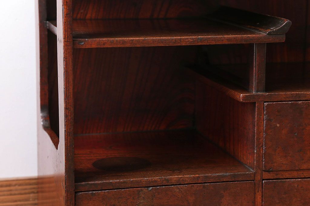 アンティーク家具　古民具・骨董　古い木が味わい深い小さなアンティーク茶箪笥