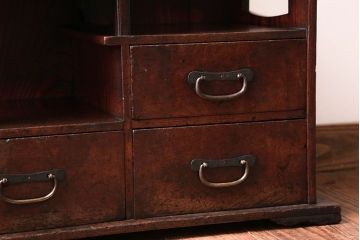 アンティーク家具　古民具・骨董　古い木が味わい深い小さなアンティーク茶箪笥