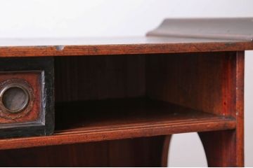 アンティーク家具　古民具・骨董　古い木が味わい深い小さなアンティーク茶箪笥