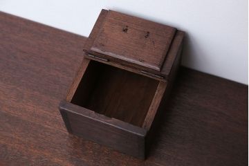 アンティーク雑貨　古民具・骨董　古い栗材のアンティーク時代箱