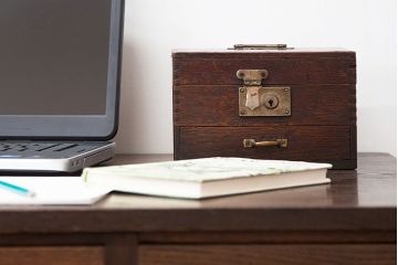 アンティーク雑貨　和製アンティーク　古いナラ材の小さな木箱