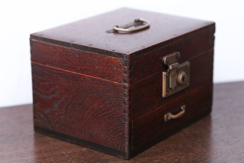 アンティーク雑貨　和製アンティーク　古いナラ材の小さな木箱