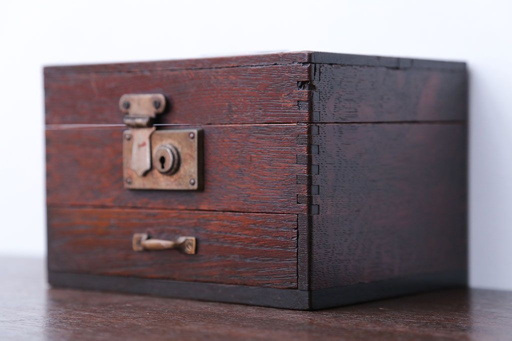 アンティーク雑貨　和製アンティーク　古いナラ材の小さな木箱