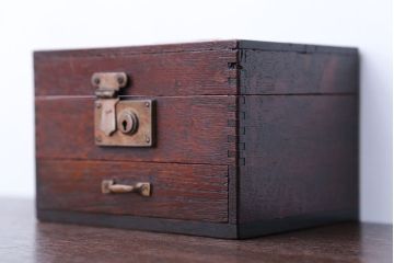 アンティーク雑貨　和製アンティーク　古いナラ材の小さな木箱