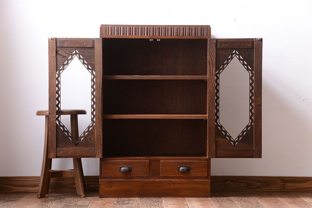 レトロ家具　アンティーク　レトロな古い木製の本箱(ブックケース)