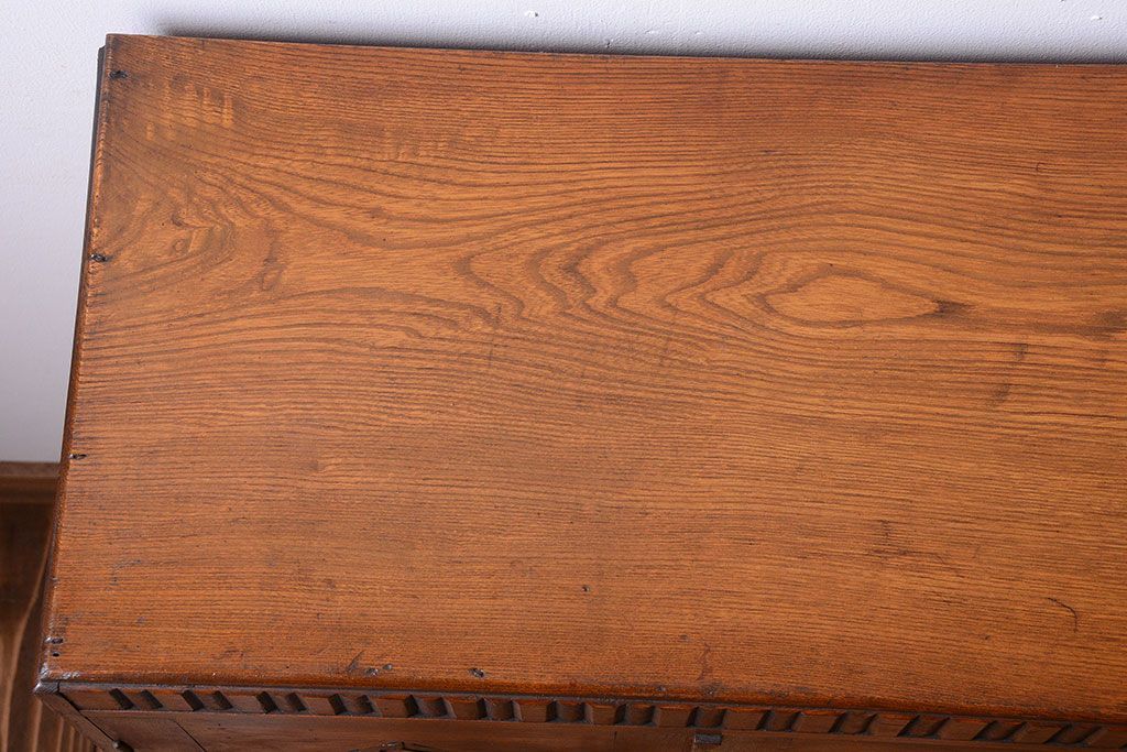 レトロ家具　アンティーク　レトロな古い木製の本箱(ブックケース)