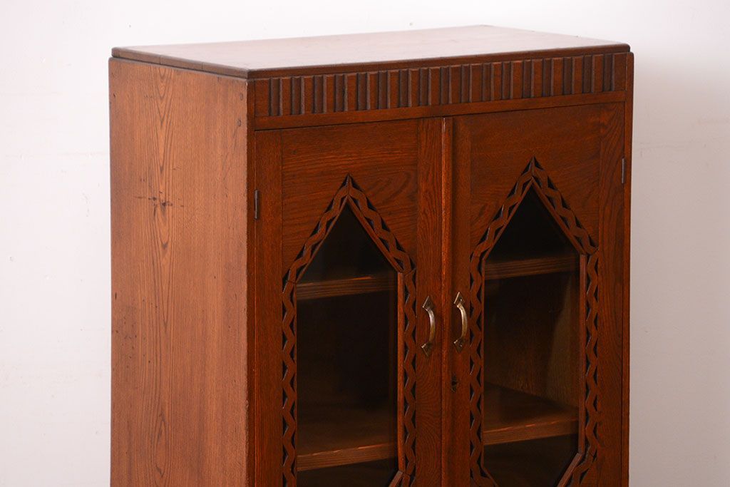 レトロ家具　アンティーク　レトロな古い木製の本箱(ブックケース)