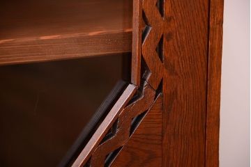 レトロ家具　アンティーク　レトロな古い木製の本箱(ブックケース)