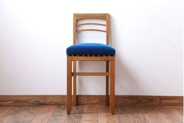 レトロ家具　アンティーク　古いナラ材のレトロでかわいい小さなチェア