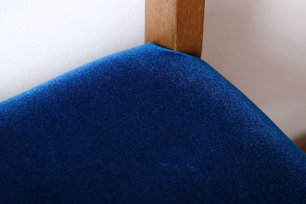 レトロ家具　アンティーク　古いナラ材のレトロでかわいい小さなチェア